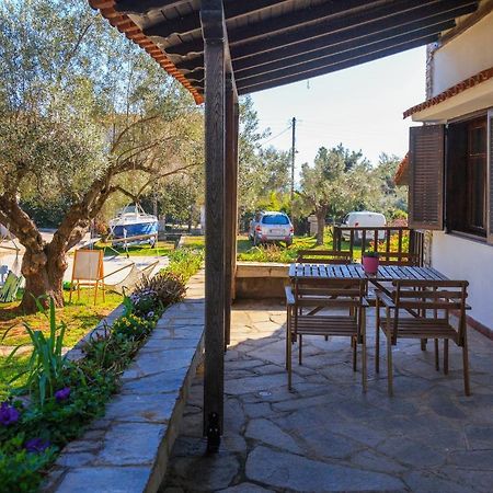 George'S House Villa Ситония Екстериор снимка