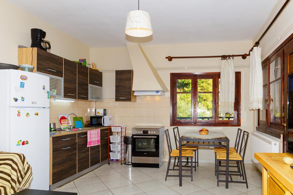 George'S House Villa Ситония Екстериор снимка