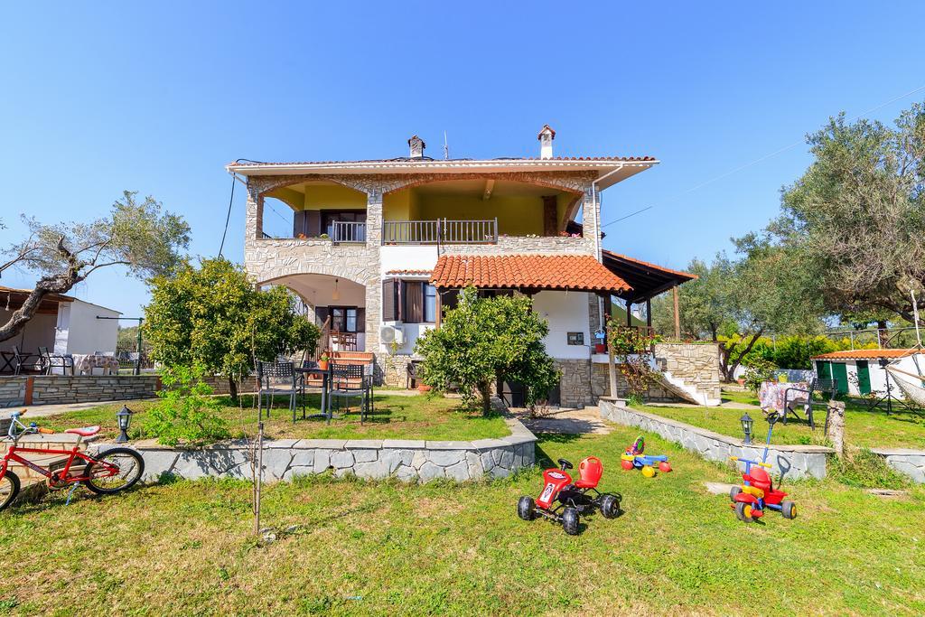 George'S House Villa Ситония Екстериор снимка