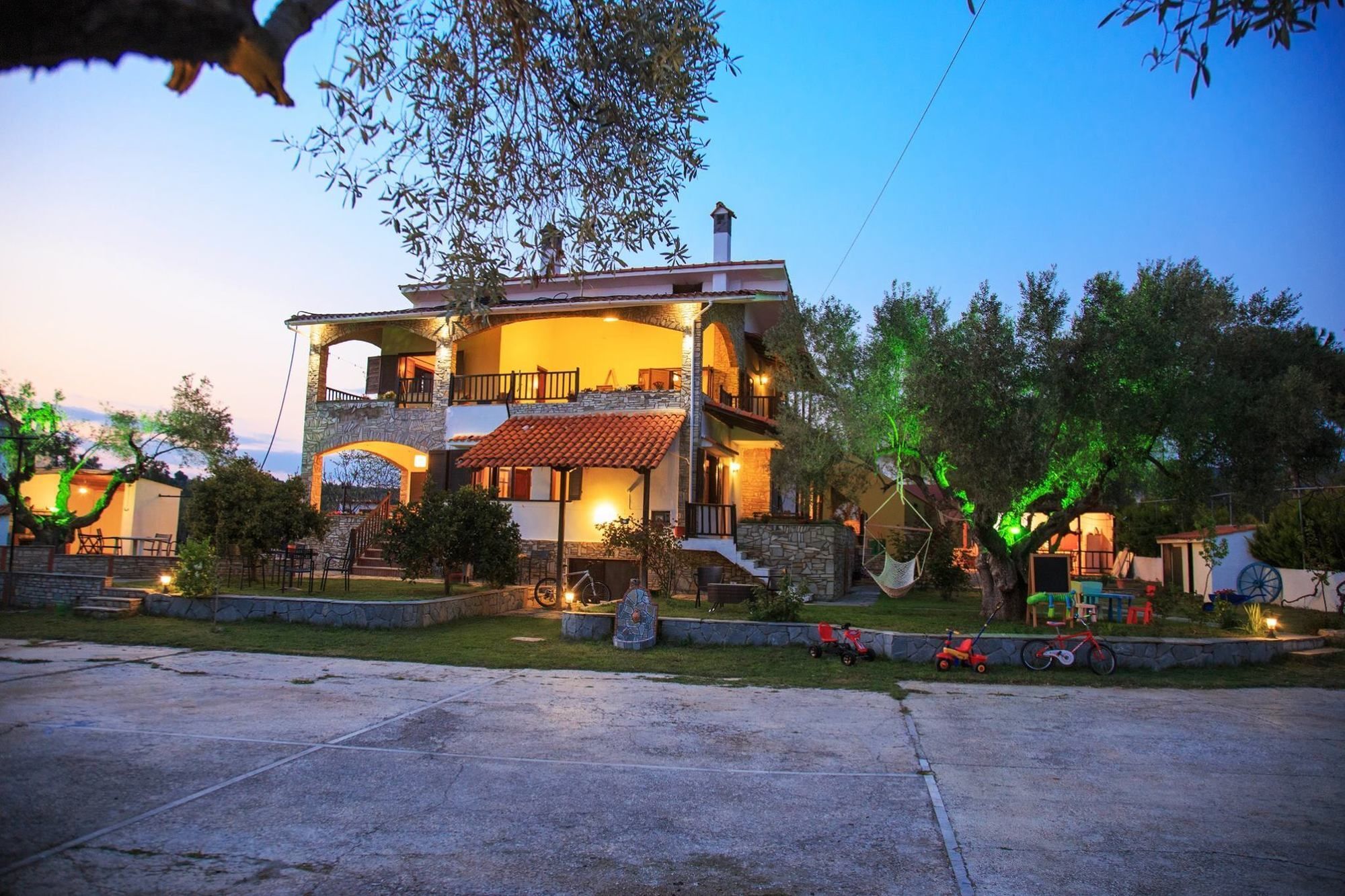 George'S House Villa Ситония Екстериор снимка