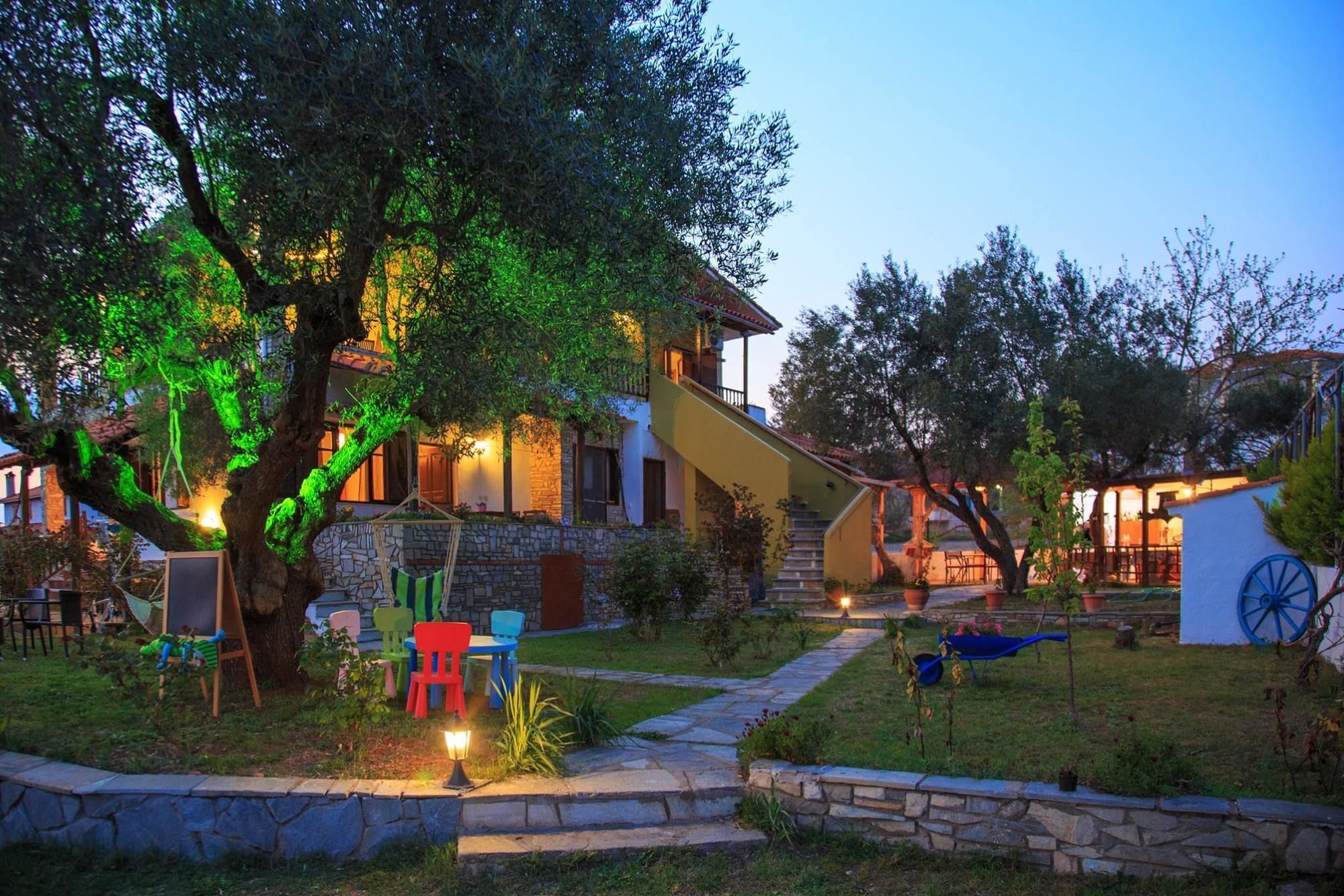 George'S House Villa Ситония Екстериор снимка