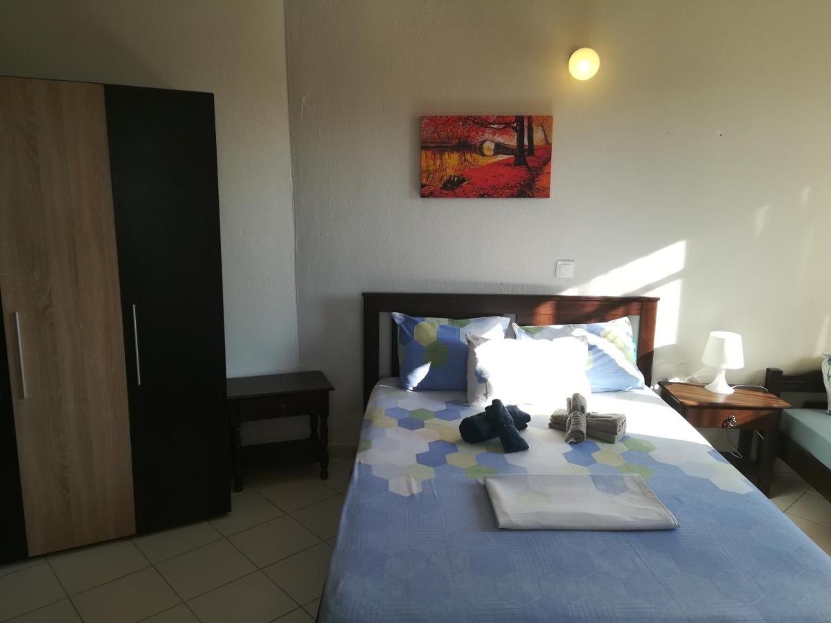 George'S House Villa Ситония Екстериор снимка