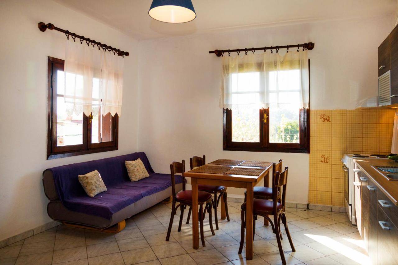 George'S House Villa Ситония Екстериор снимка